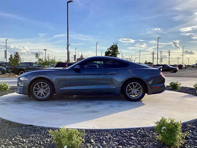 2021 Ford Mustang EcoBoost