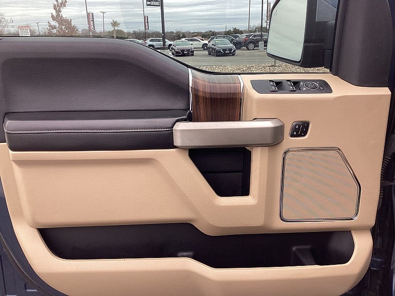 2016 Ford F-150 2WD Lariat