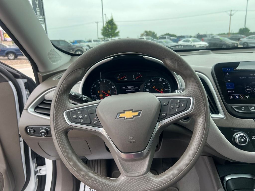 2022 Chevrolet Malibu LS 1FL
