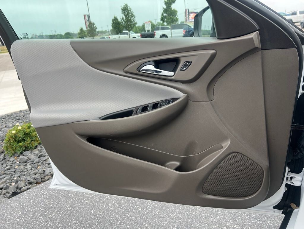 2022 Chevrolet Malibu LS 1FL