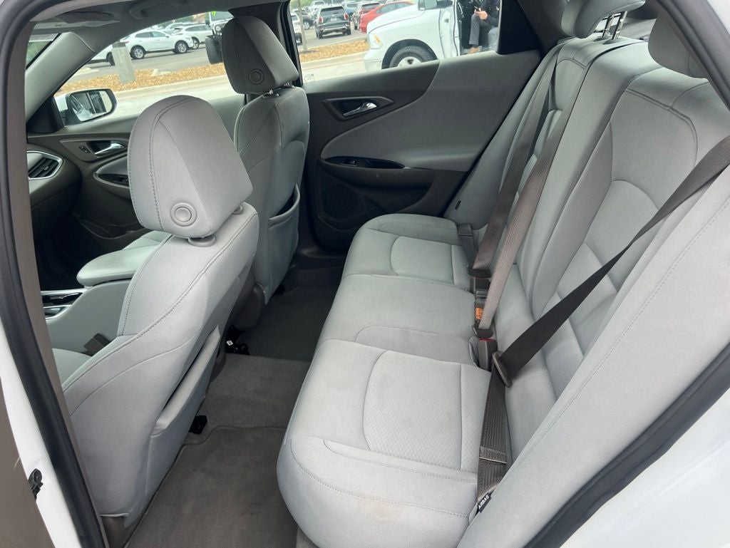 2022 Chevrolet Malibu LS 1FL