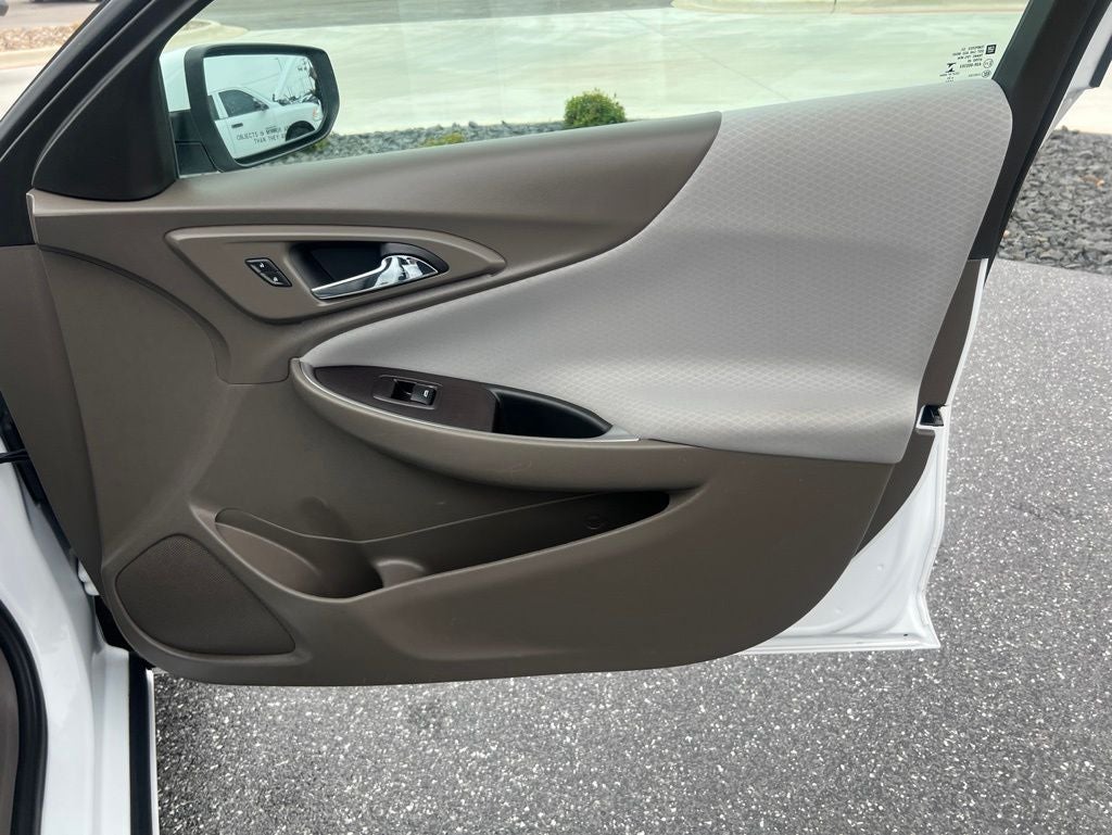 2022 Chevrolet Malibu LS 1FL