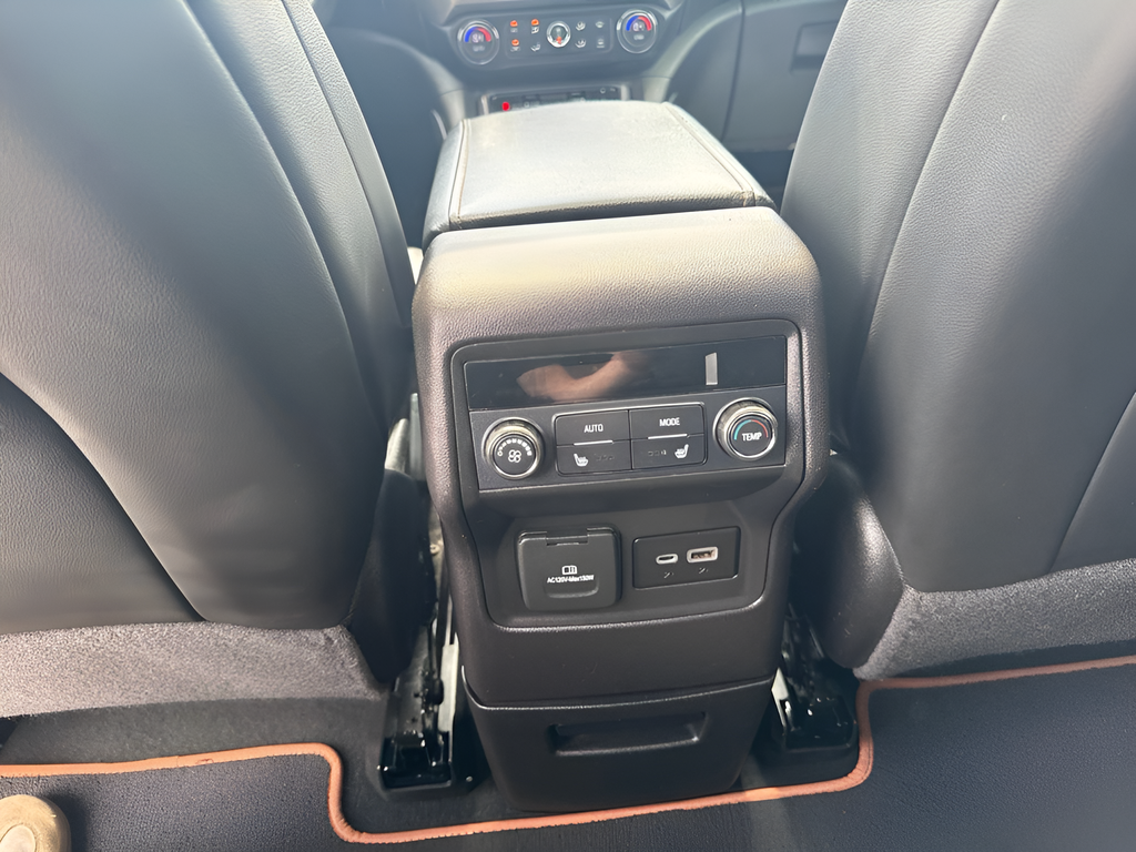 2022 GMC Acadia AT4