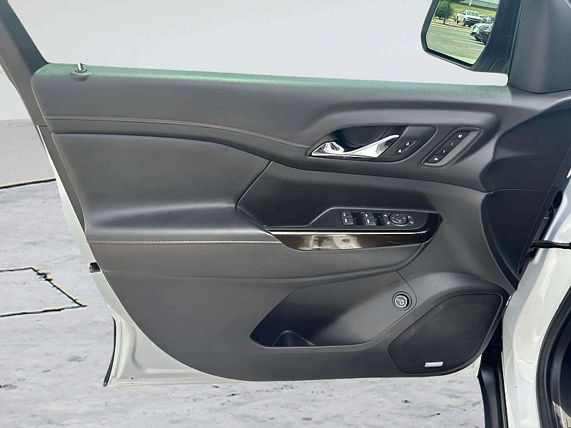 2022 GMC Acadia AT4