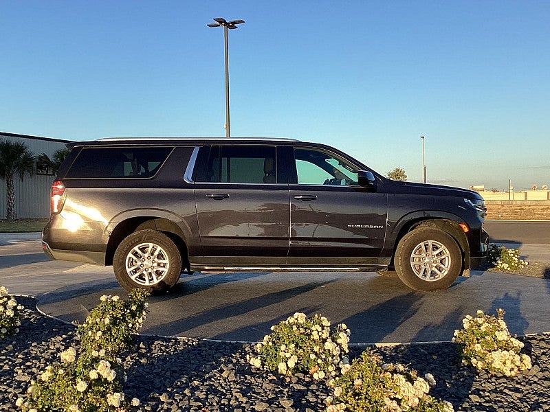 2023 Chevrolet Suburban LT