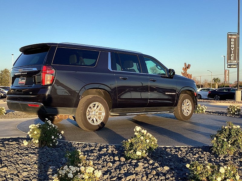 2023 Chevrolet Suburban LT