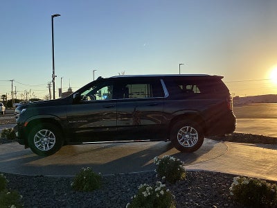 2023 Chevrolet Suburban LT