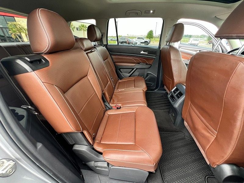 2022 Volkswagen Atlas 3.6L V6 SE w/Technology