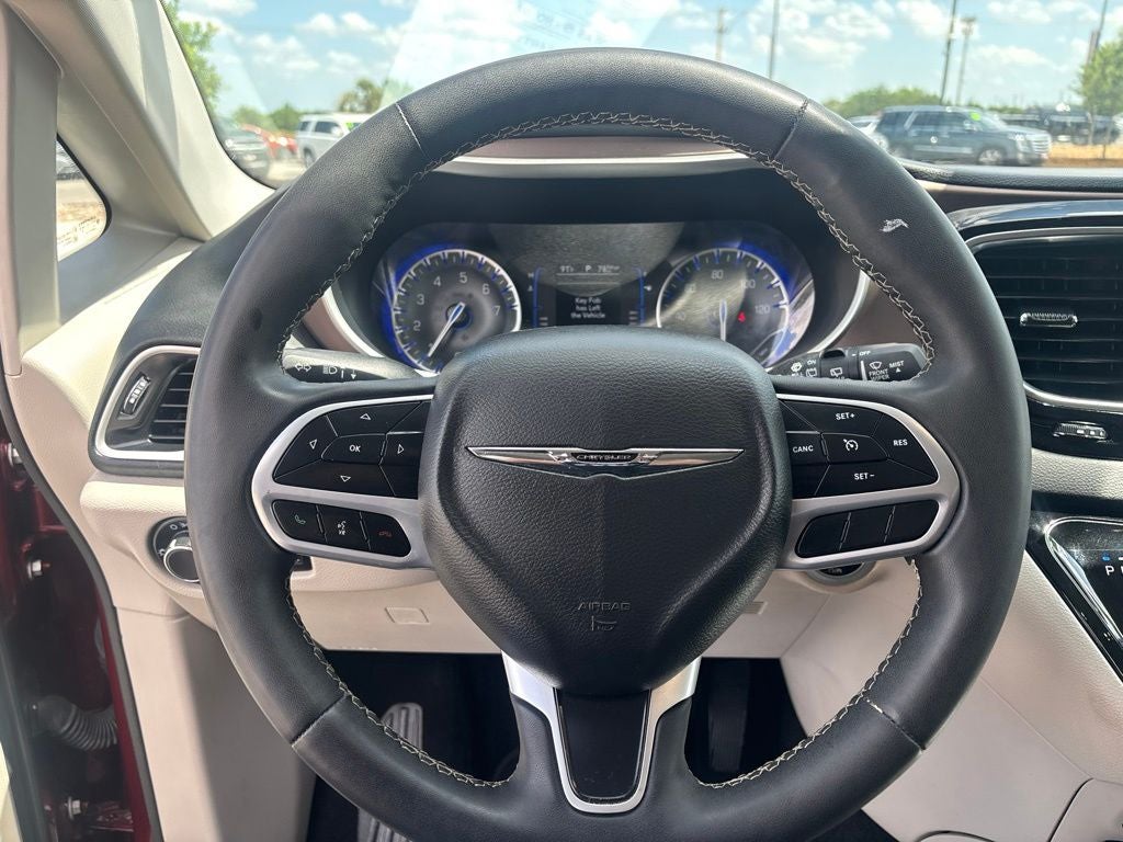 2023 Chrysler Voyager LX