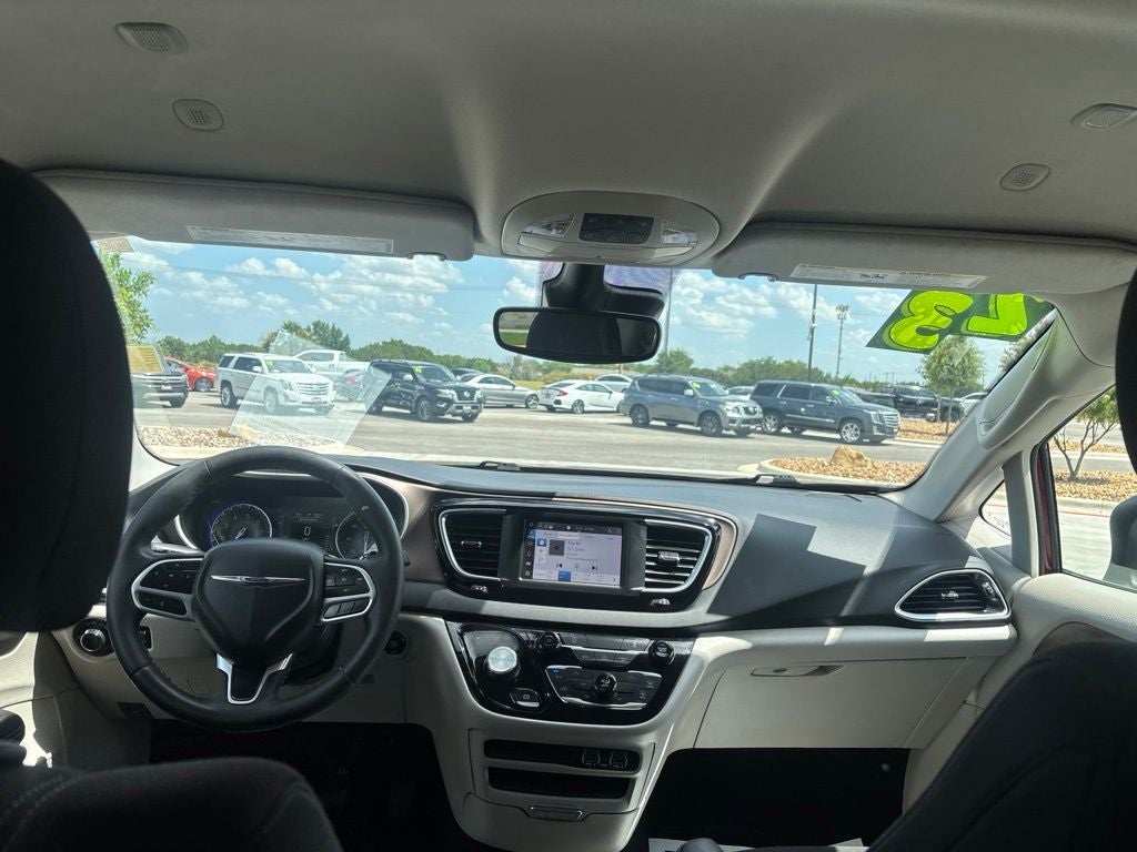 2023 Chrysler Voyager LX