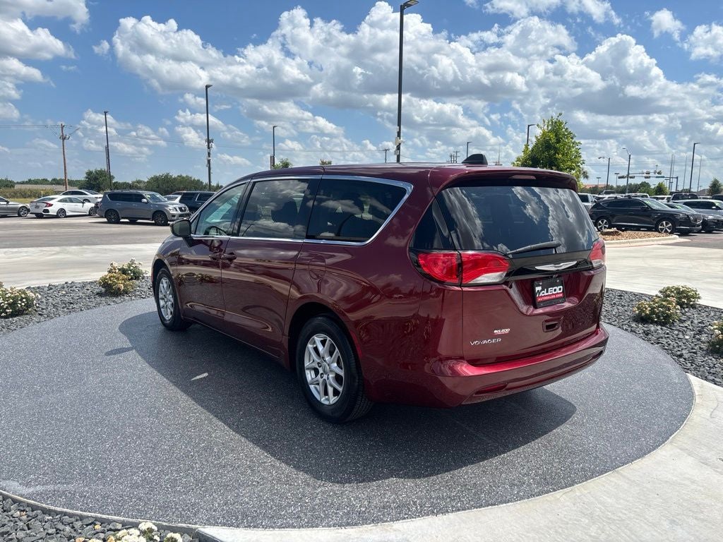 2023 Chrysler Voyager LX