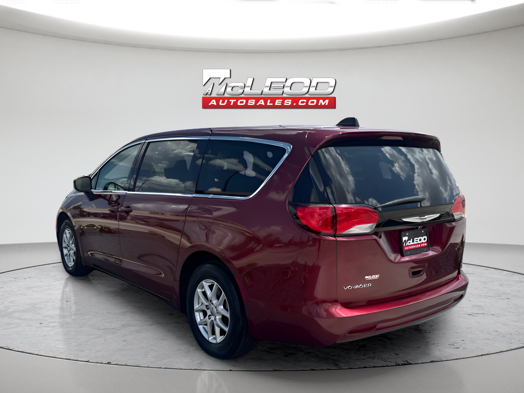 2023 Chrysler Voyager LX