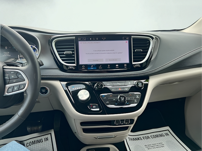2023 Chrysler Pacifica Hybrid Touring L