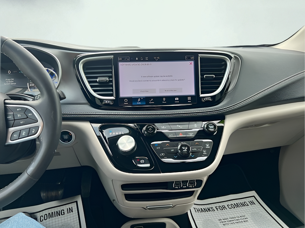 2023 Chrysler Pacifica Hybrid Touring L