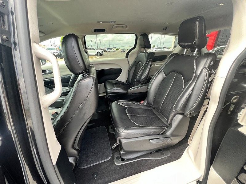 2023 Chrysler Pacifica Hybrid Touring L