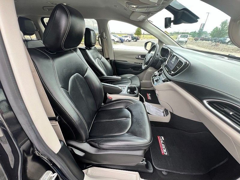 2023 Chrysler Pacifica Hybrid Touring L