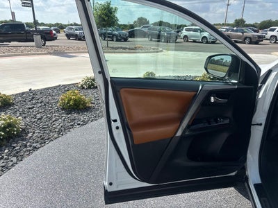 2016 Toyota RAV4 SE