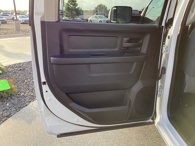 2020 RAM 1500 Classic 4WD Tradesman