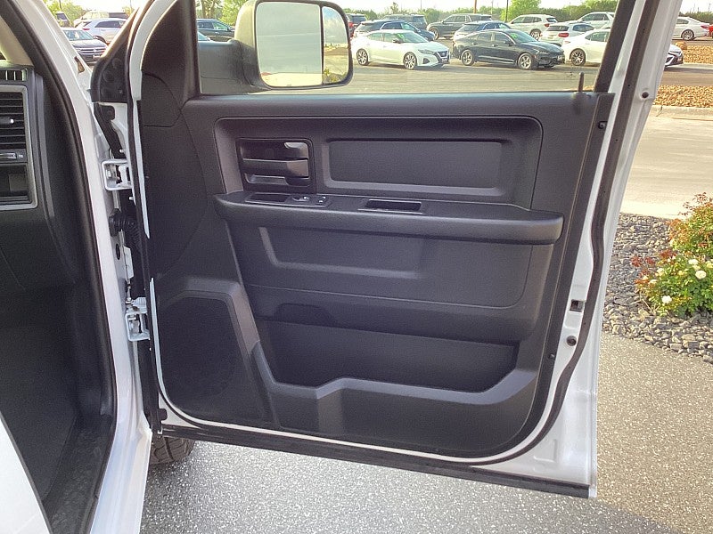 2020 RAM 1500 Classic 4WD Tradesman