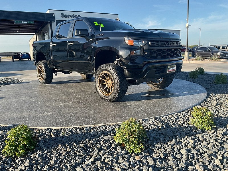 2023 Chevrolet Silverado 1500 4WD Custom Trail Boss