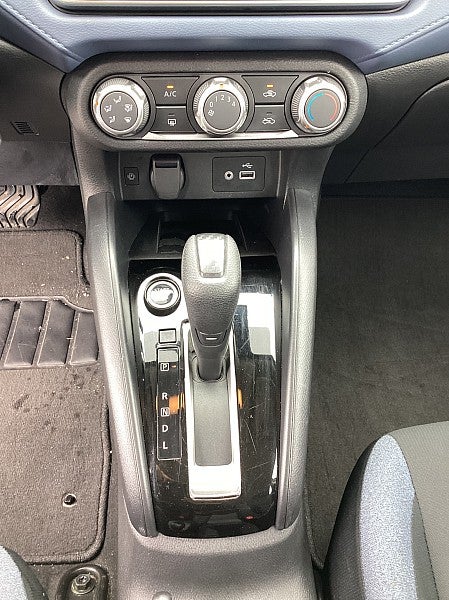 2023 Nissan Versa SV