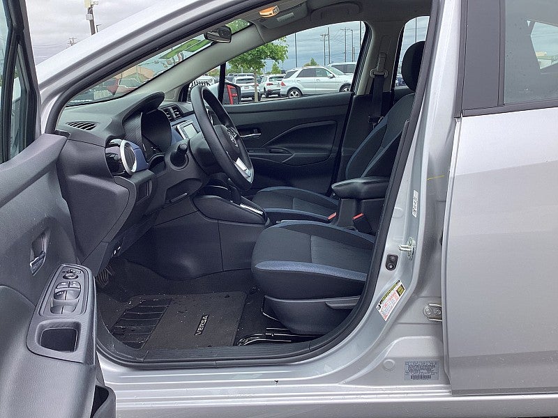 2023 Nissan Versa SV