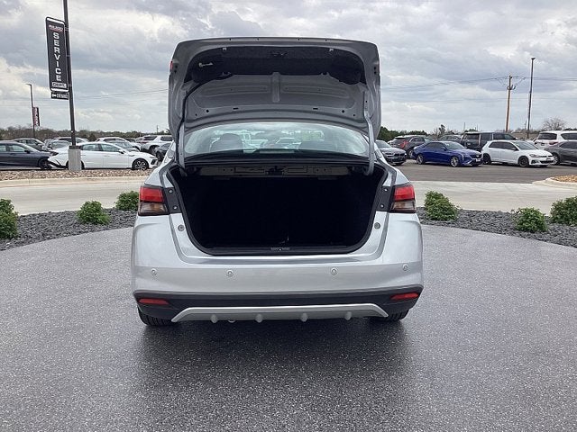 2023 Nissan Versa SV