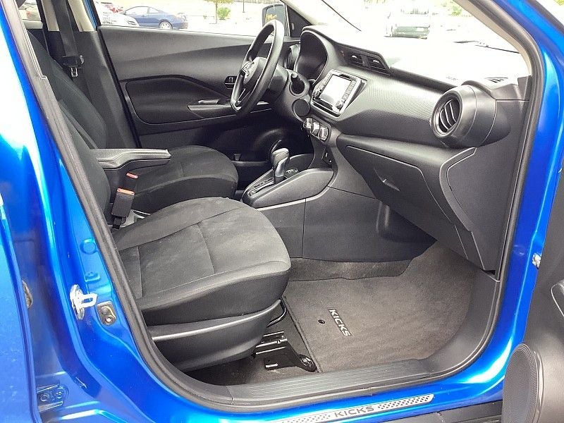 2023 Nissan Kicks S