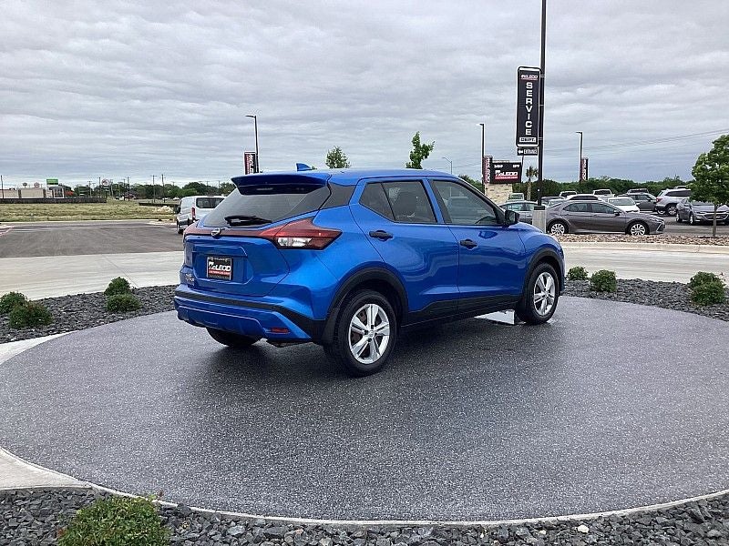 2023 Nissan Kicks S