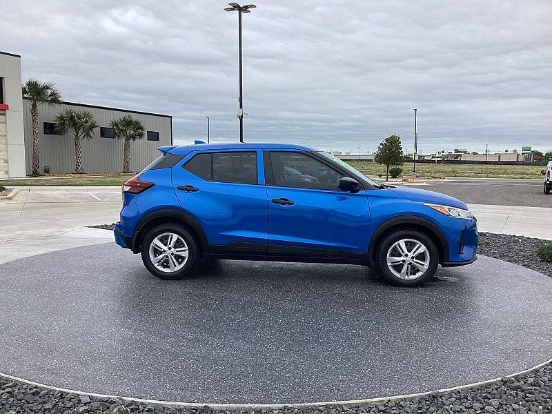 2023 Nissan Kicks S
