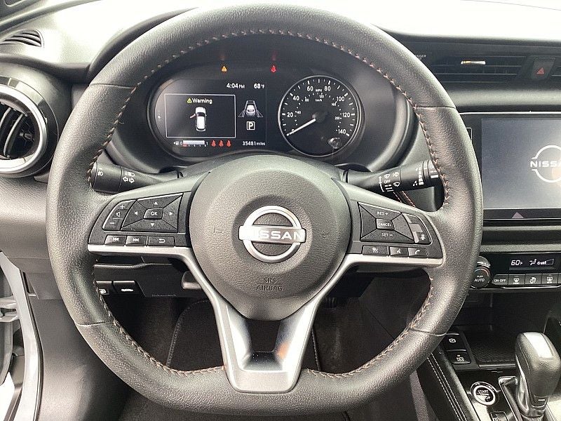 2023 Nissan Kicks SR