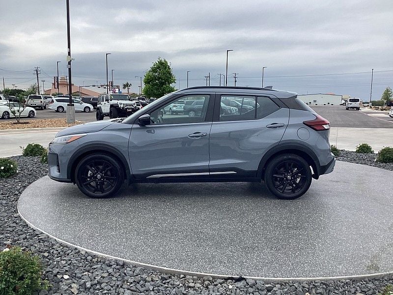 2023 Nissan Kicks SR