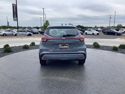 2023 Nissan Kicks SR