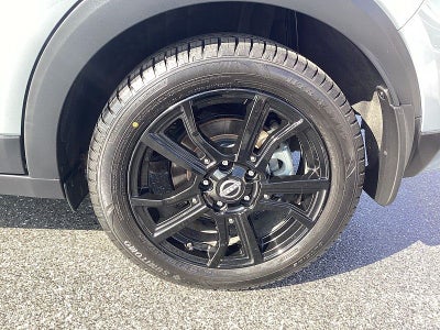 2022 Nissan Kicks SR