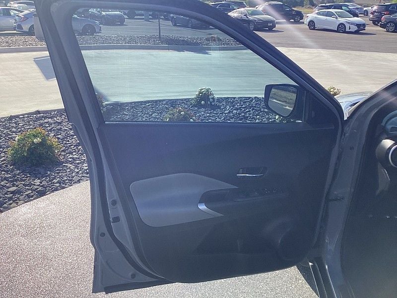 2022 Nissan Kicks SR