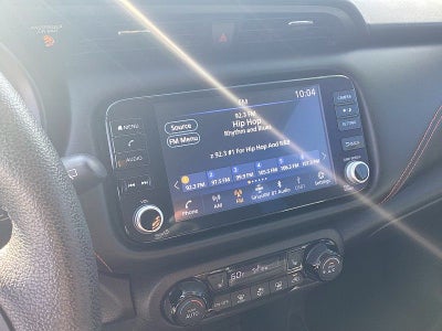 2022 Nissan Kicks SR