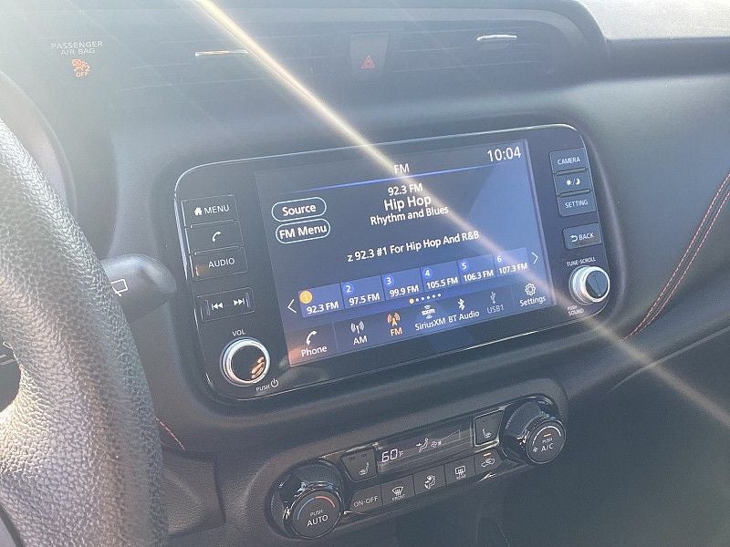 2022 Nissan Kicks SR