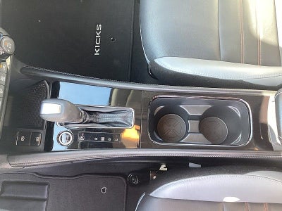 2022 Nissan Kicks SR