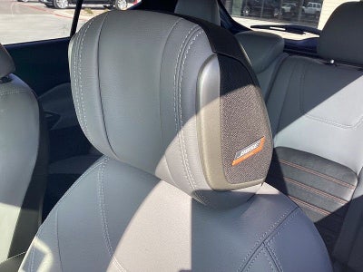 2022 Nissan Kicks SR