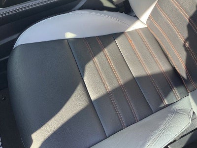 2022 Nissan Kicks SR