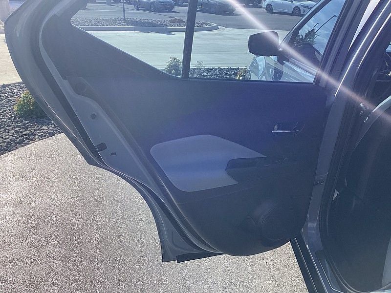 2022 Nissan Kicks SR