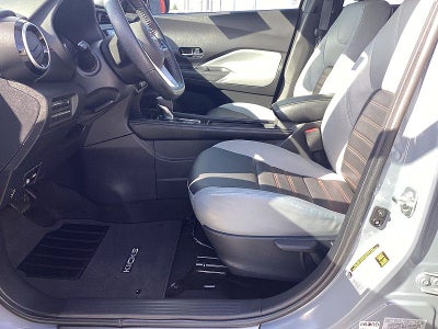 2022 Nissan Kicks SR
