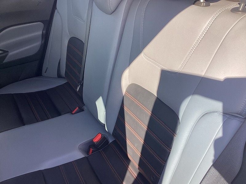 2022 Nissan Kicks SR