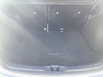 2022 Nissan Kicks SR