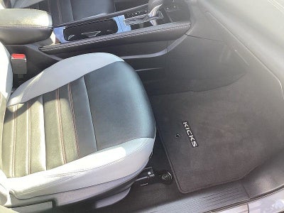 2022 Nissan Kicks SR