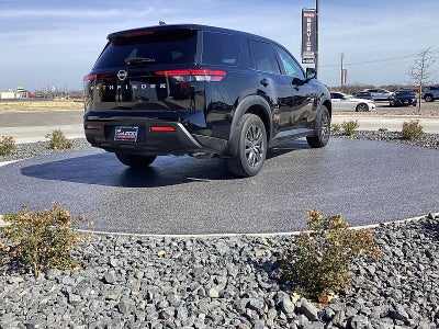 2023 Nissan Pathfinder S