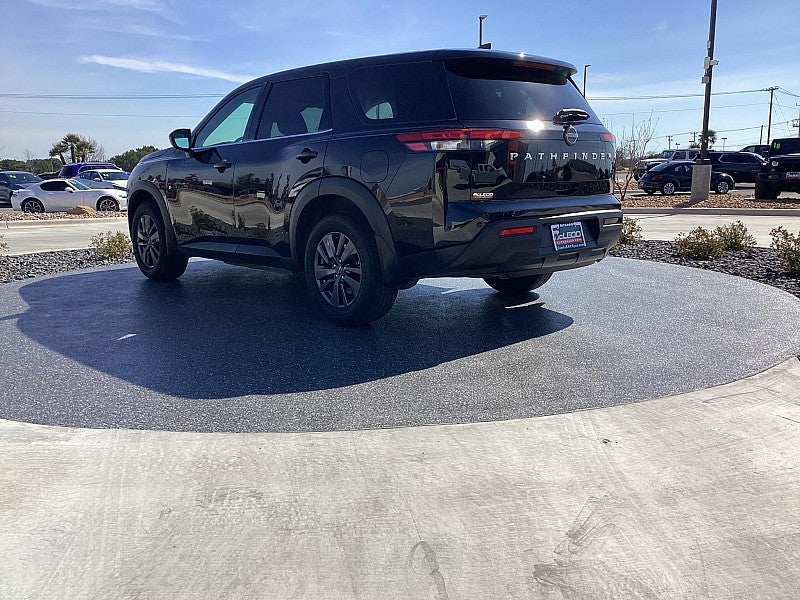 2023 Nissan Pathfinder S