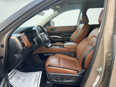 2023 Nissan Pathfinder Platinum
