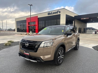 2023 Nissan Pathfinder Platinum