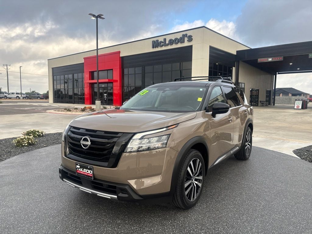 2023 Nissan Pathfinder Platinum
